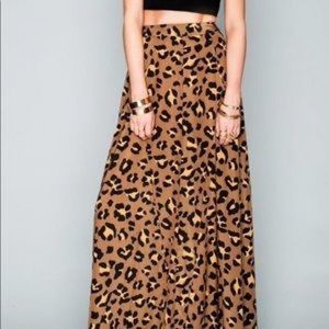 Show Me Your MuMu Princess Di Skirt Size Medium NWT